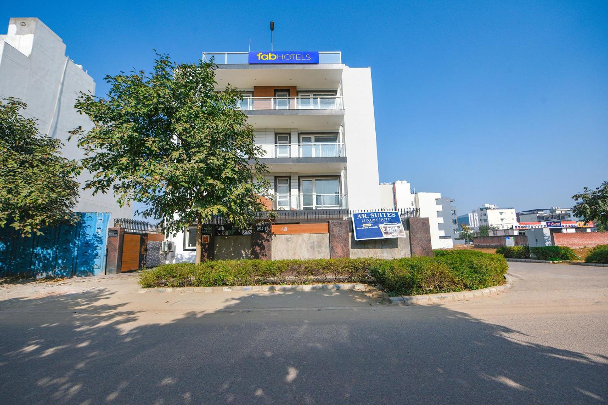 Fabhotel Ar Suites 구르가온 외부 사진
