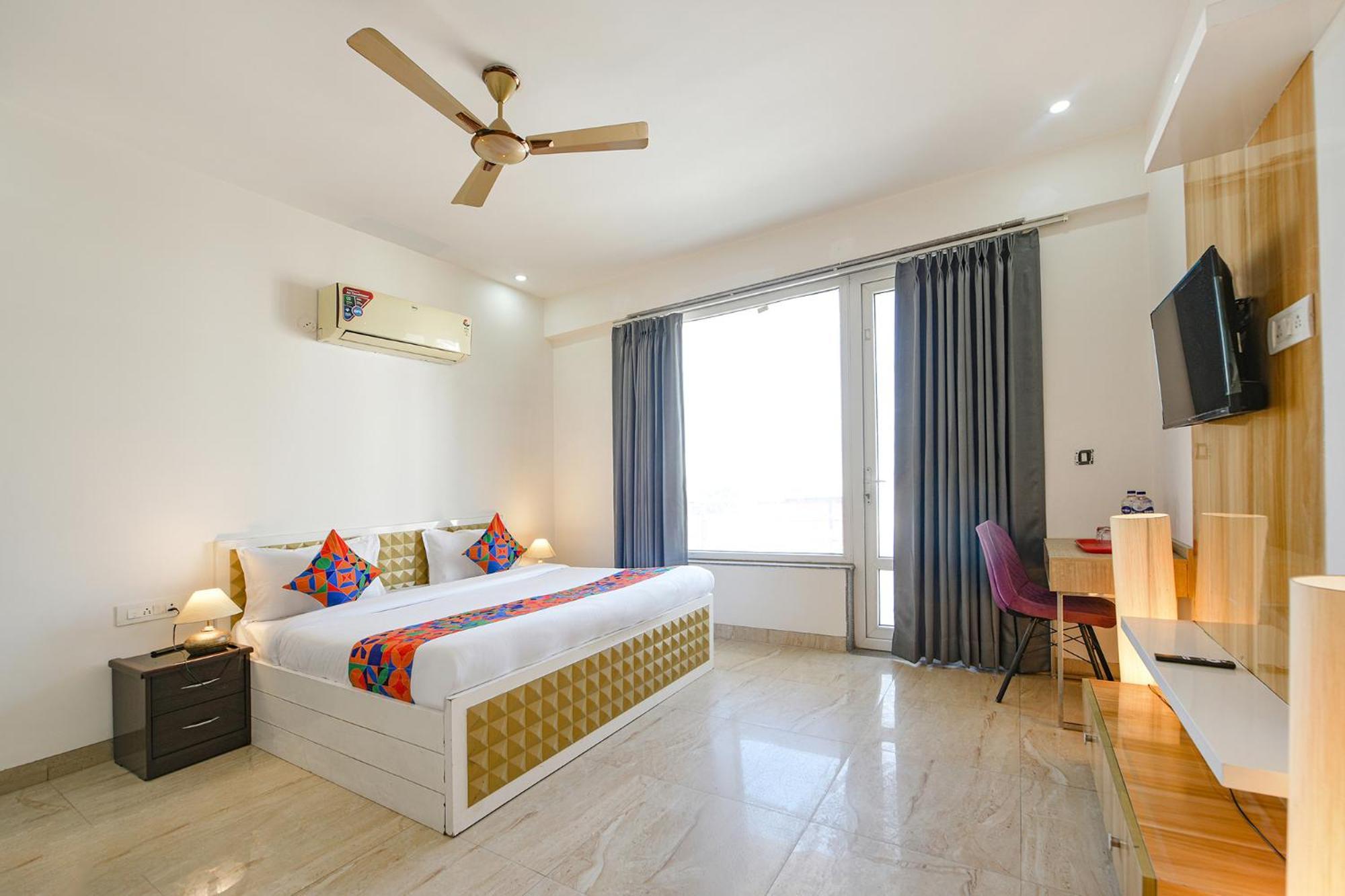 Fabhotel Ar Suites 구르가온 외부 사진